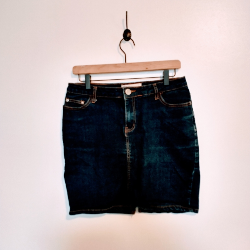 Glamorous denim pencil skirt with skirt in the back size UK 14 which is a US 10